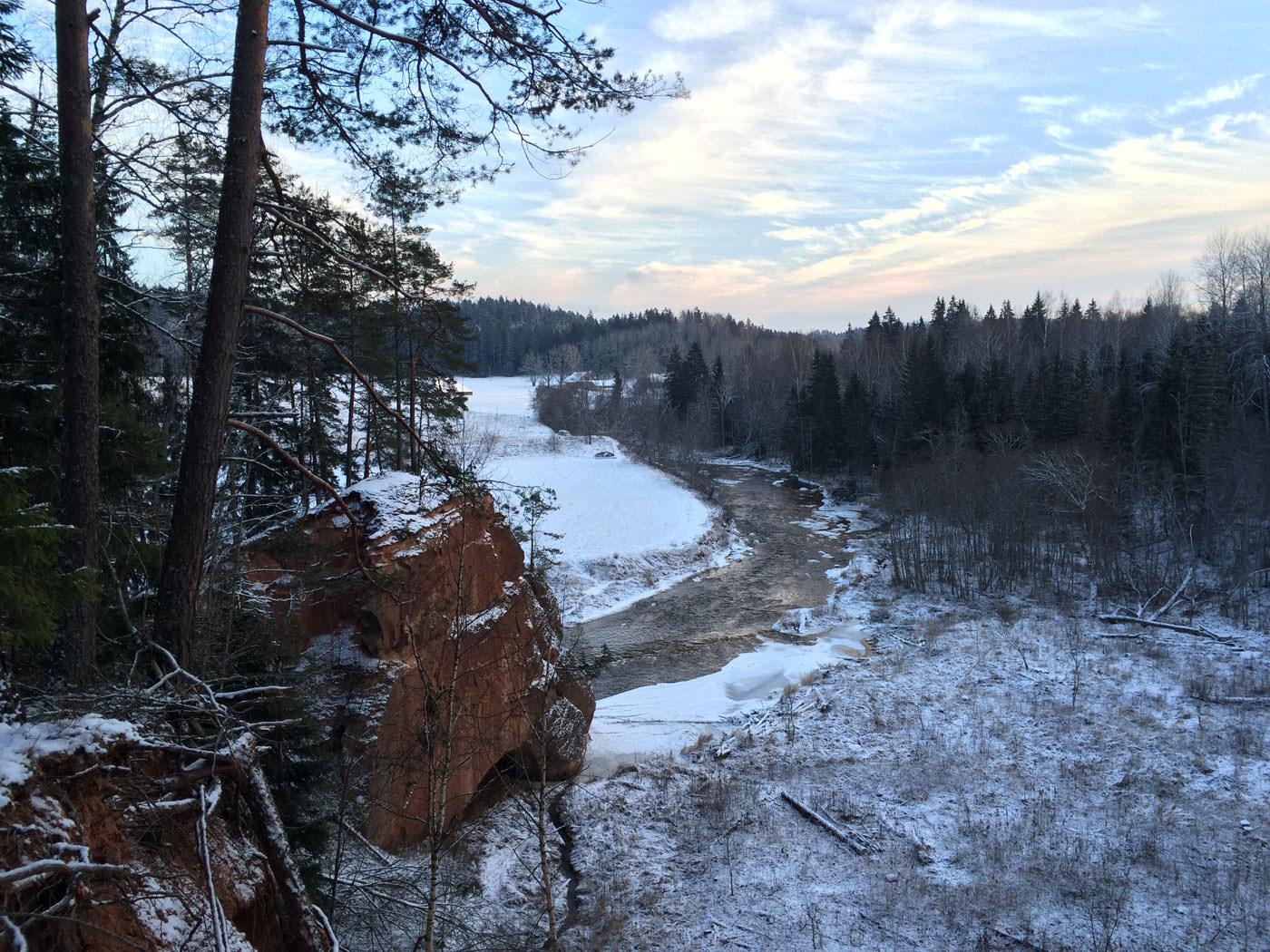 Blogpost: 10 Tips For Taking Stunning Landscape Photos With Your iPhone - Emil Pakarklis