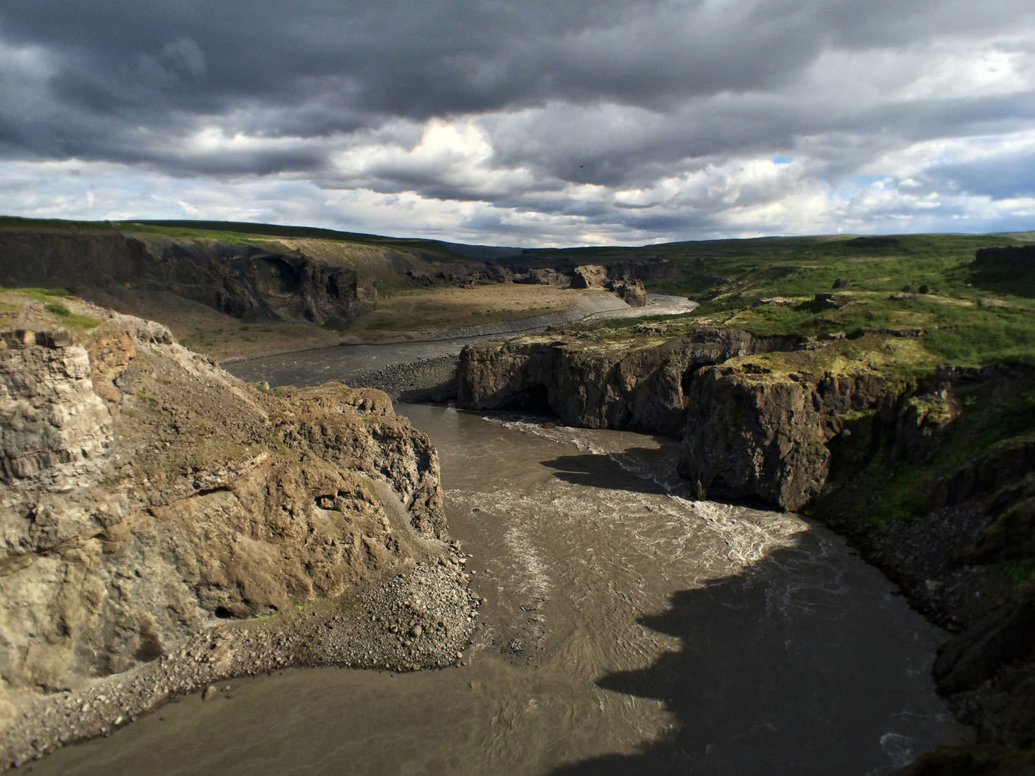 Blogpost: 10 Tips For Taking Stunning Landscape Photos With Your iPhone - Emil Pakarklis